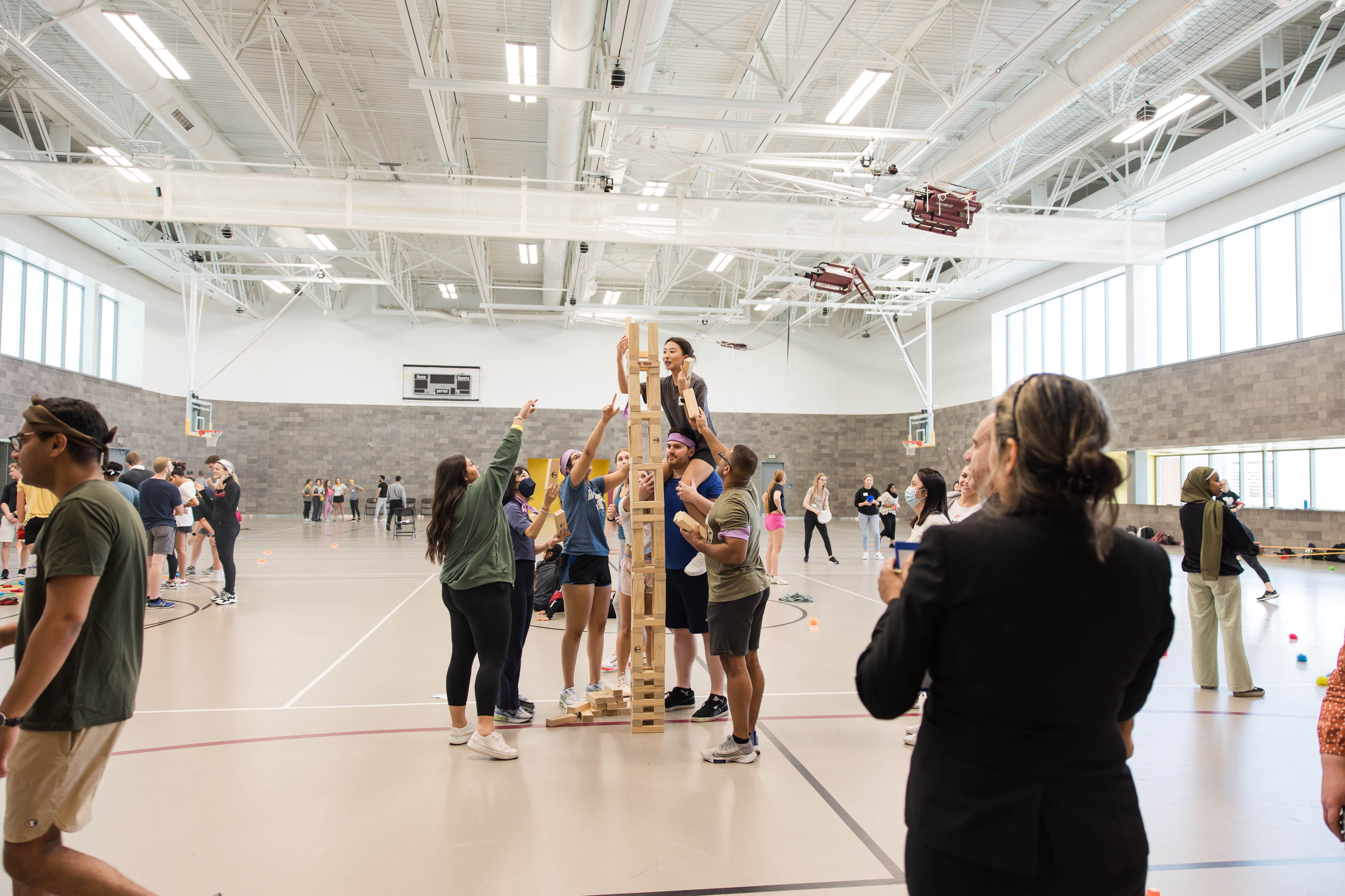 Students take part in teambuilding activities at orientation