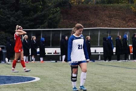 Emily Gross plays soccer 