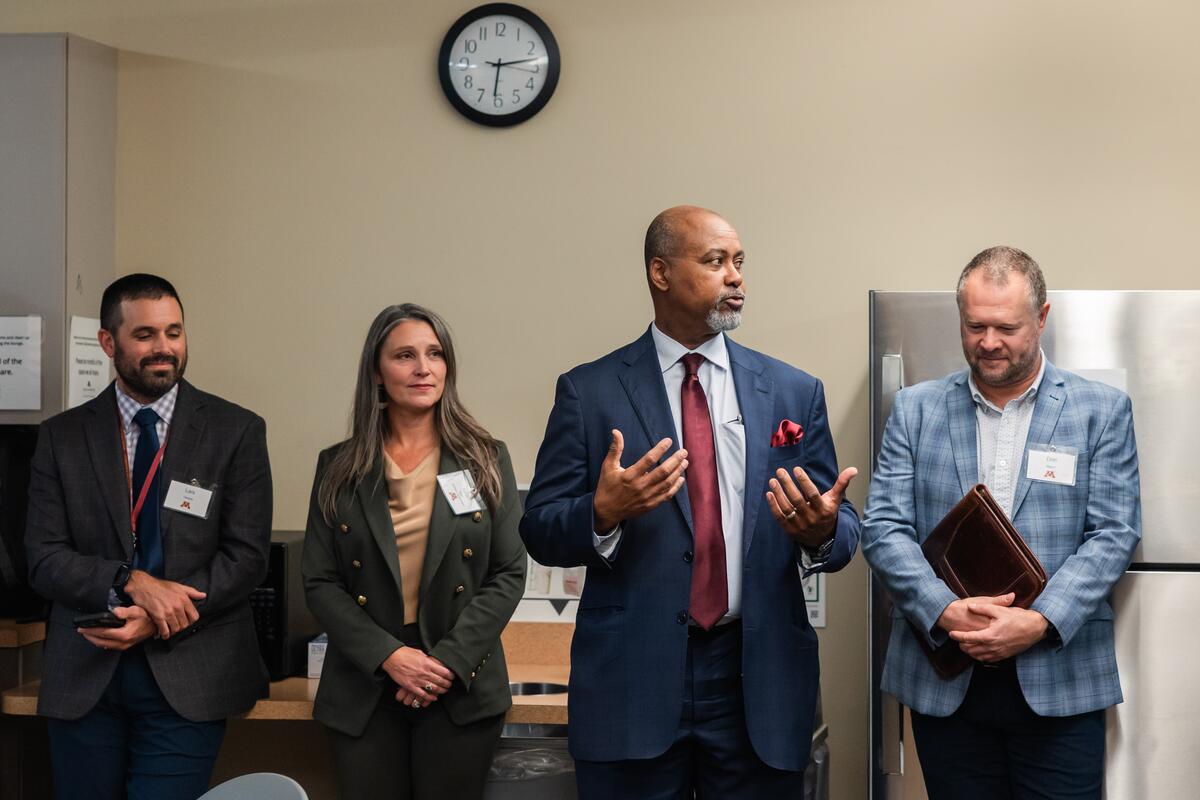 Mays speaks at the OMRIC Reception