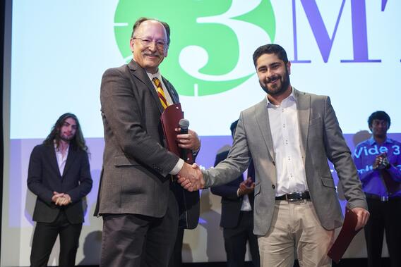 Shekarabi accepting award