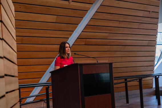 Campos addresses the audience at the DDS banquet
