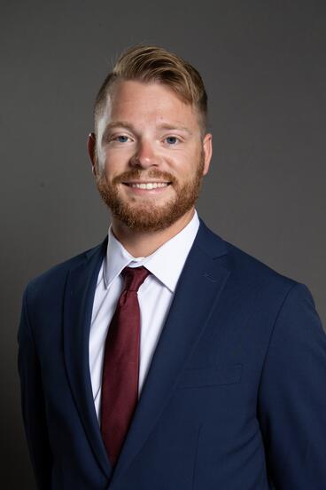 Riley Leslie headshot