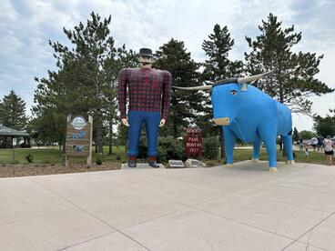 Paul Bunyan and Blue Ox sculptures in Bemidji, MN