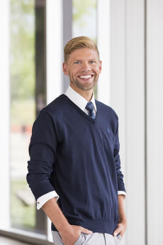 Headshot of Grant Collins