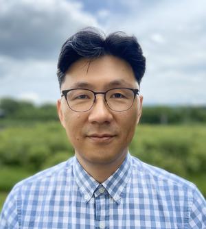 	Jae Sung Lee